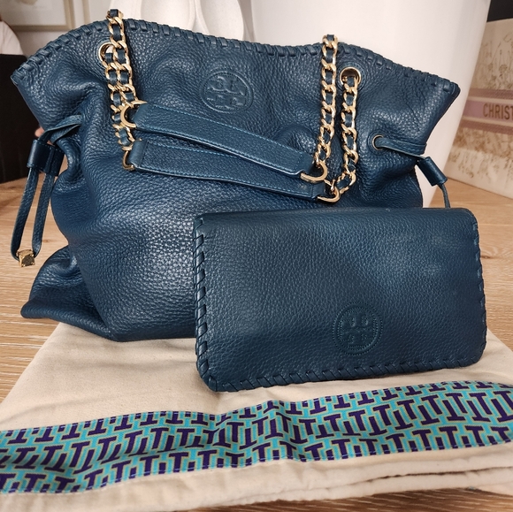 Tory Burch Marion Slouchy Tote Hudson Bay/ Navy Pebbled Leather - Picture 14 of 14